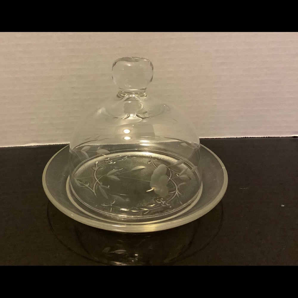 Princess house round covered Domed butter dish